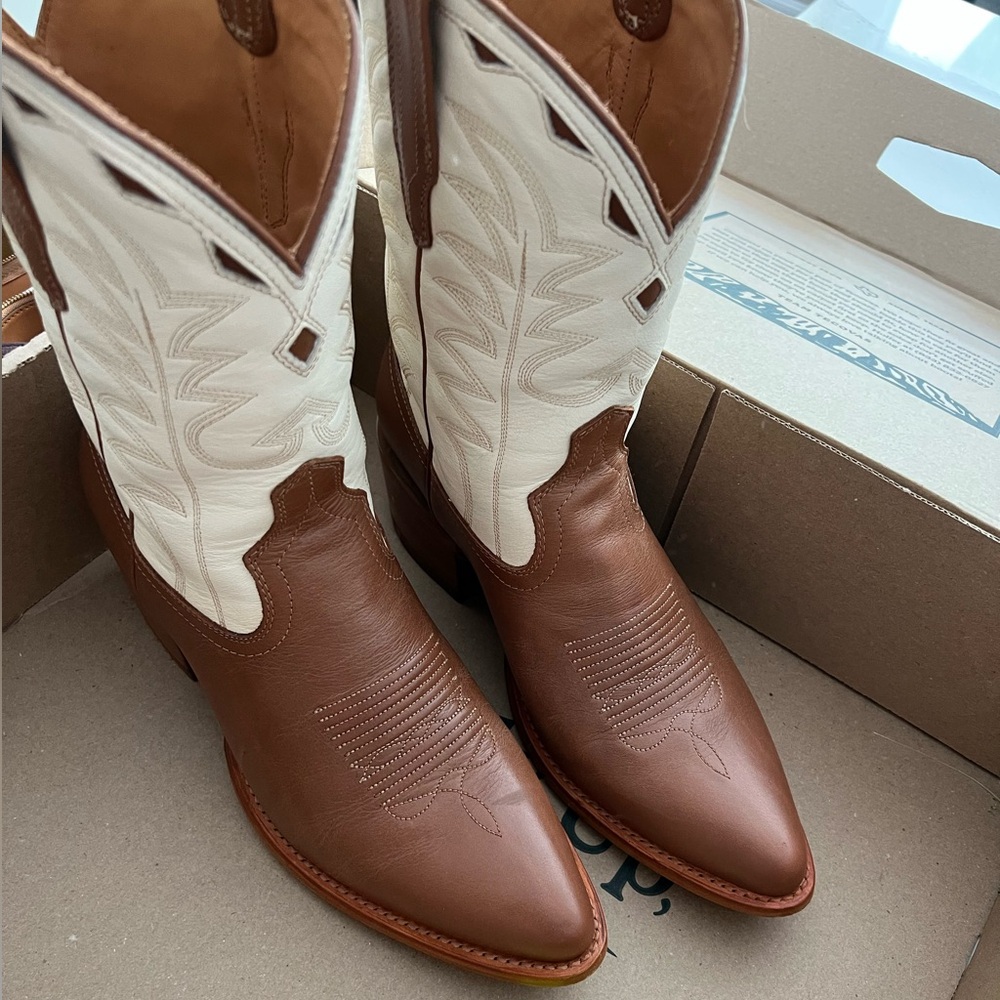 ❌❌ SOLD Tecovas the Jolene in Caramel Bovine
